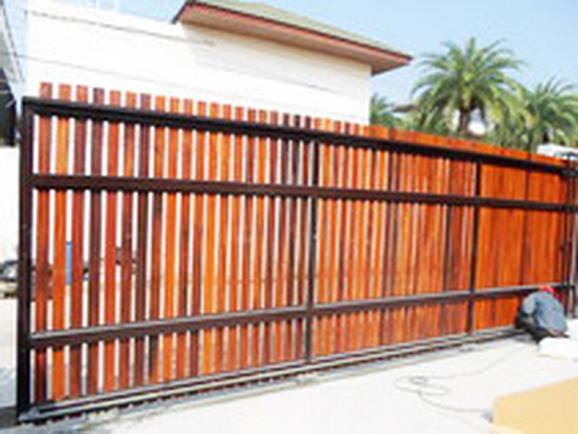 บริษัท แด็ด ออโต้ดอร์ จำกัด ติดตั้งประตูรีโมท